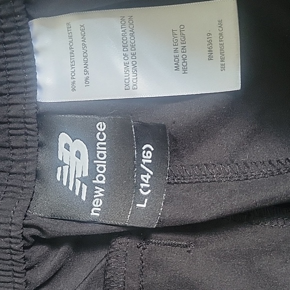 New balance 14-16 boys shorts new black white - Picture 6 of 8